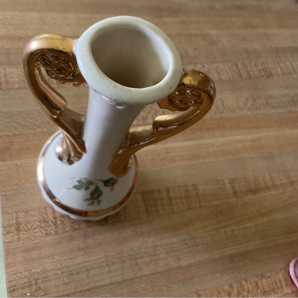 Vintage Chic Bud Vase. 1946 - Picture 5 of 6